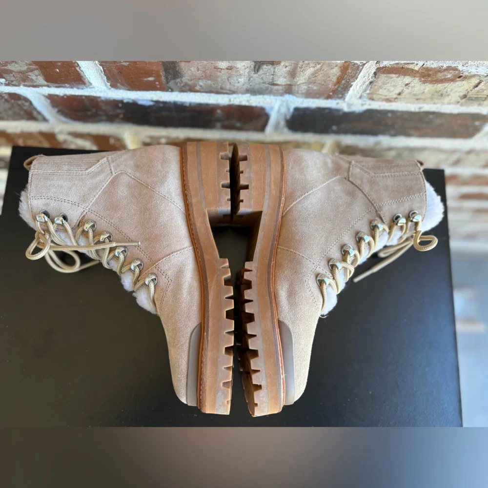 Marc Fisher Lizzie Creamy Tan Suede Lace Up Boots Lambs Wool Size 5.5